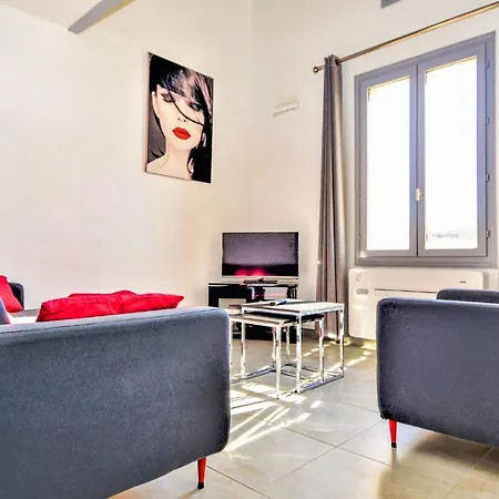 3 Bedroom Cozy In Apartment Uzes