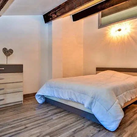 3 Bedroom Cozy In Apartment