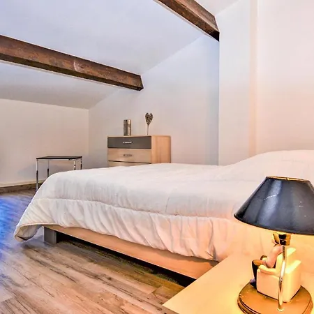3 Bedroom Cozy In Apartment