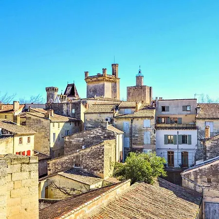 3 Bedroom Cozy In Apartment Uzes
